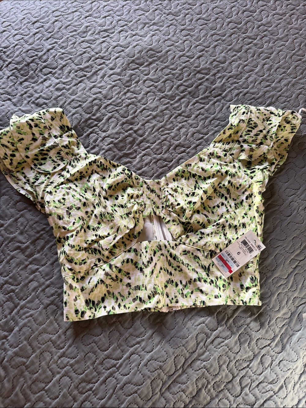 Bar lll island breeze Green Ruffle Sleeve Crop Top